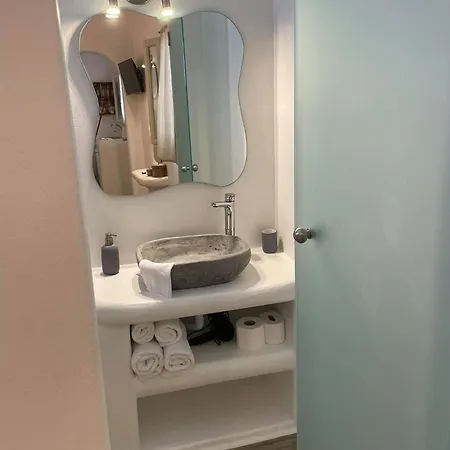 Szálloda Theofanis On The Ajía Ána