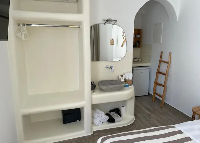 Theofanis On The Hotel *