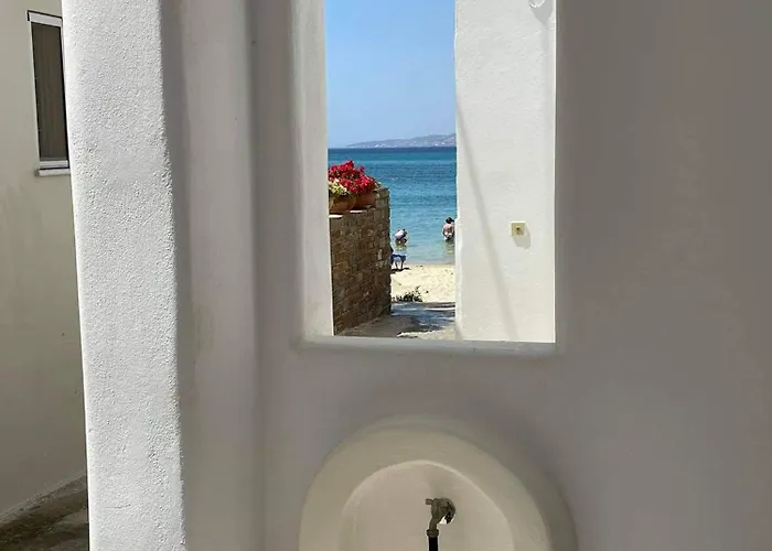 Theofanis On The * Agia Anna (Naxos)