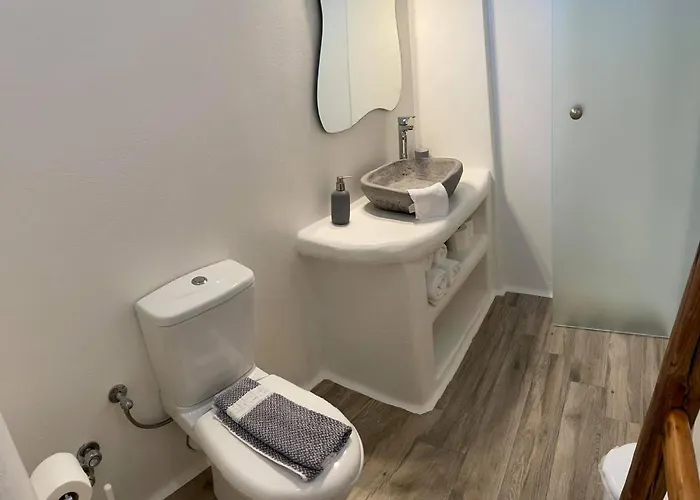 Theofanis On The Hotel